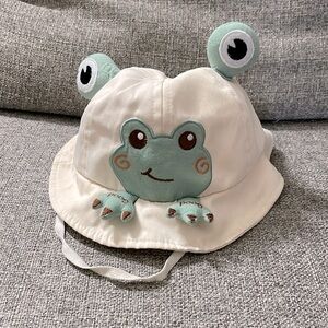 Frog hat for toddlers